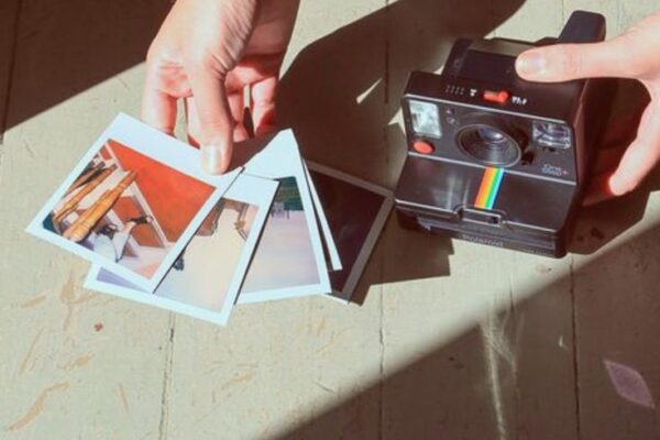 Mengapa Kamera Polaroid Masih Menarik di Era Digital