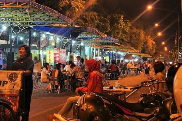 Ini Wisata Kuliner Malam di Solo Yang Wajib Kalian Coba !